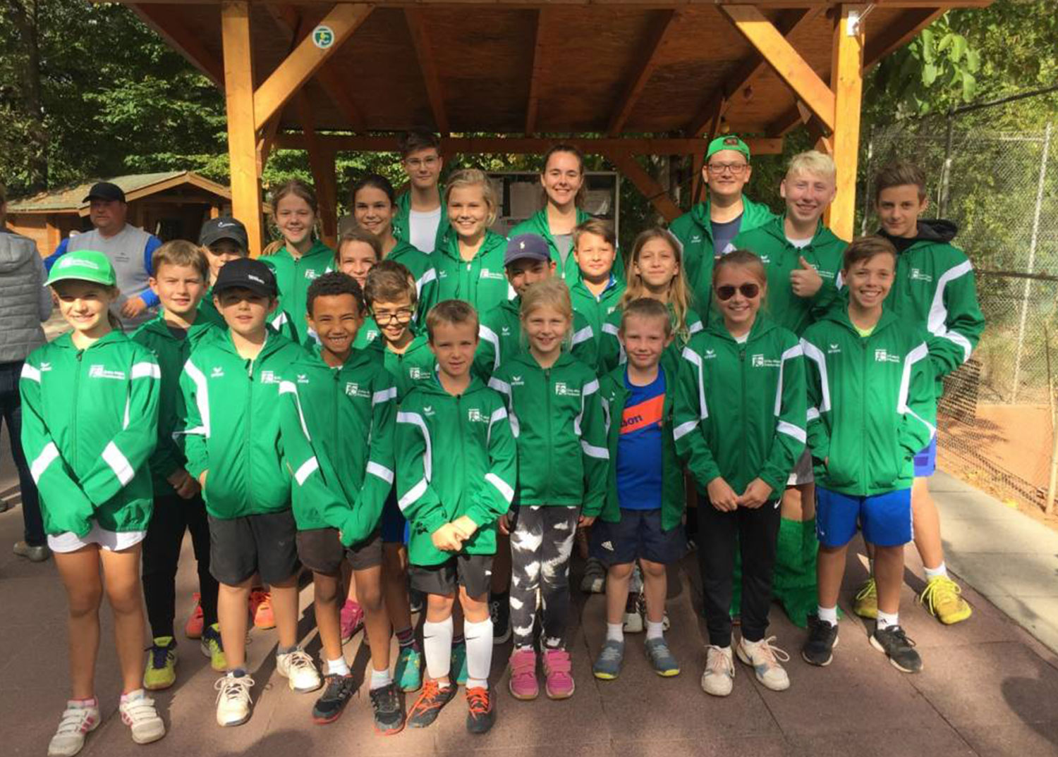 https://www.tennisclub-frankenthal.de/wp-content/uploads/2019/09/mannschaften.jpg