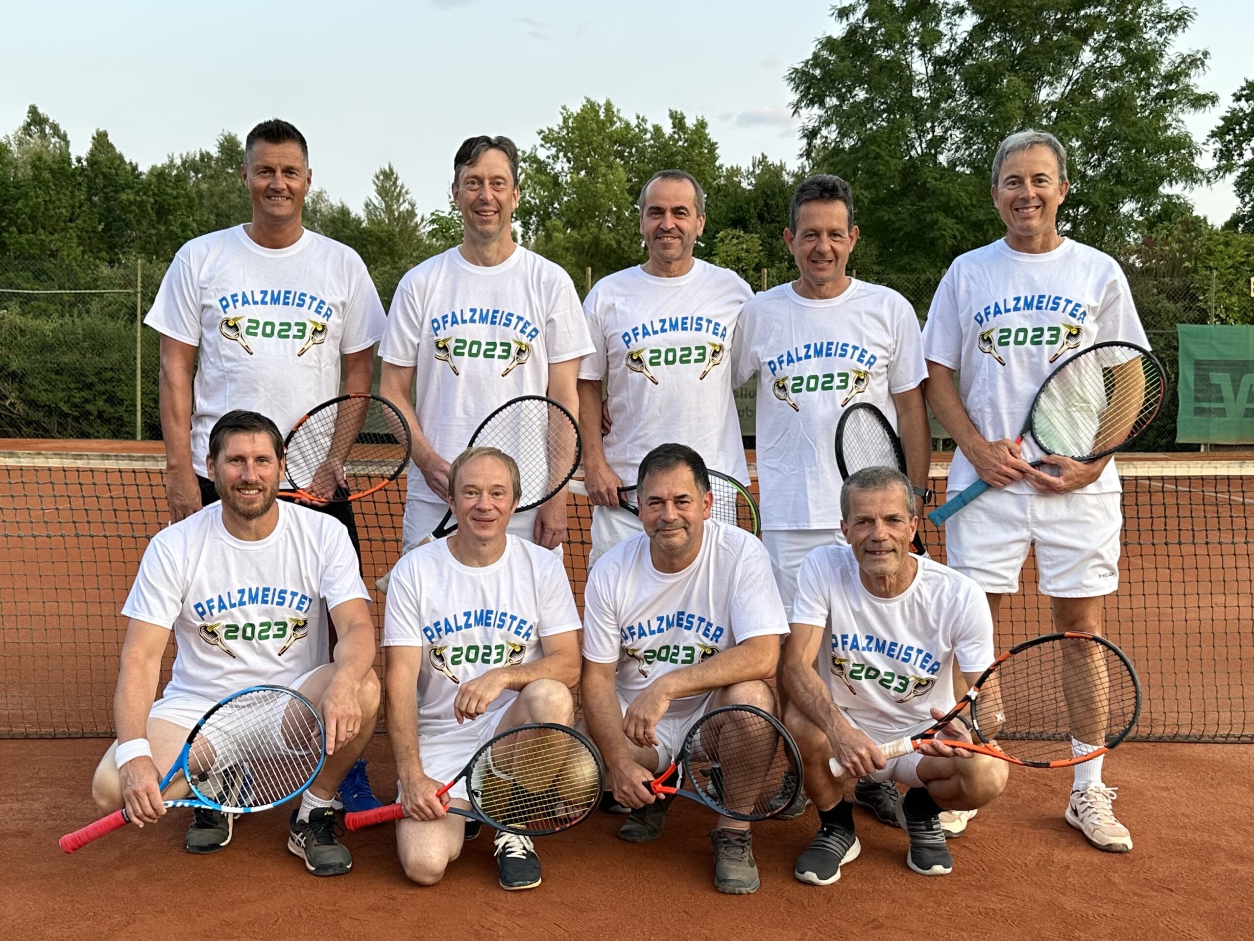 https://www.tennisclub-frankenthal.de/wp-content/uploads/2023/07/Meisterfoto-Herren-50-scaled.jpeg
